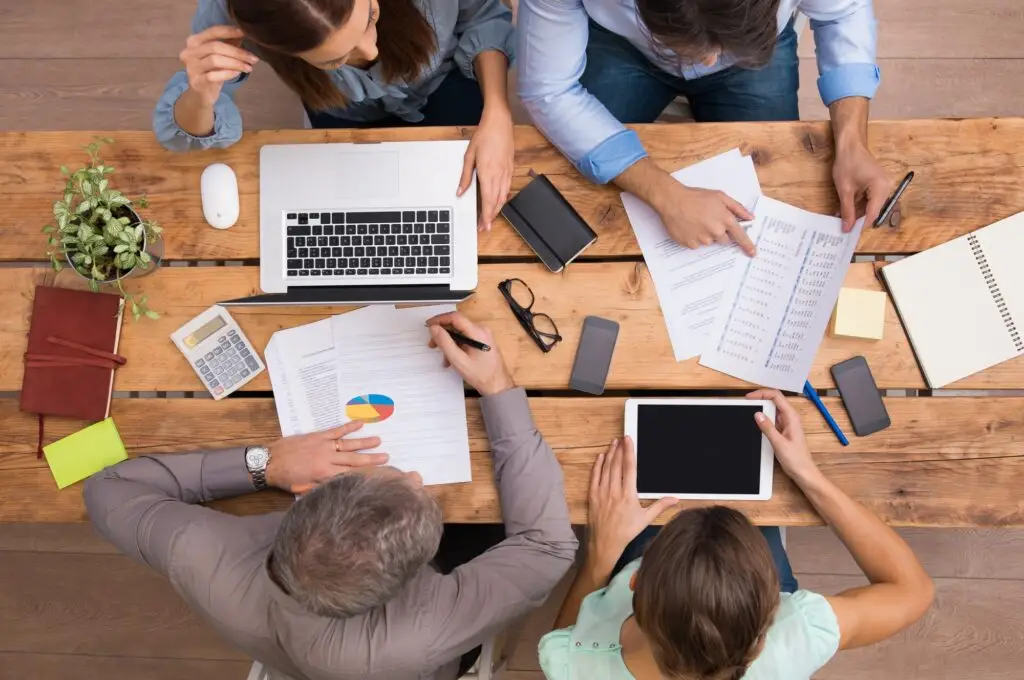 Team bei der gemeinsamen Projektplanung